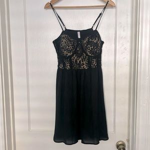 🖤 Xhilaration Black Lace Bodice Spaghetti Strap Dress. Sz L. Fully lined 🖤